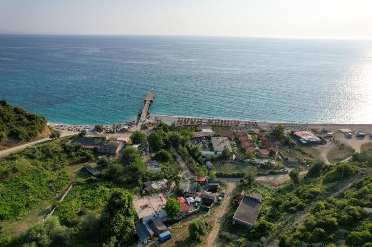 Tropikal Freskia Bunec Sarande Bagian luar foto